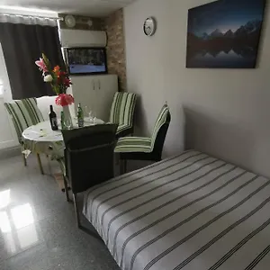  Appartamento Studio Apartman Zara